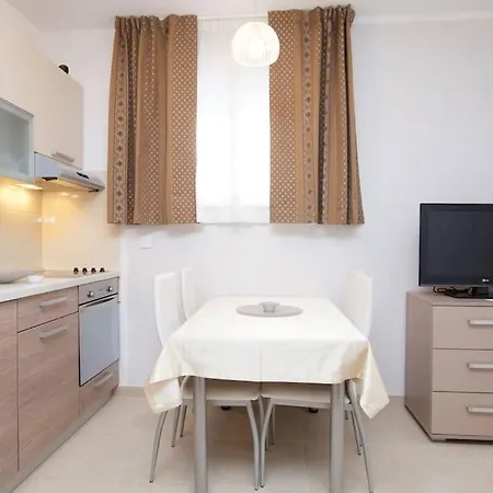 With A Parking Space - 15276 Apartman Split